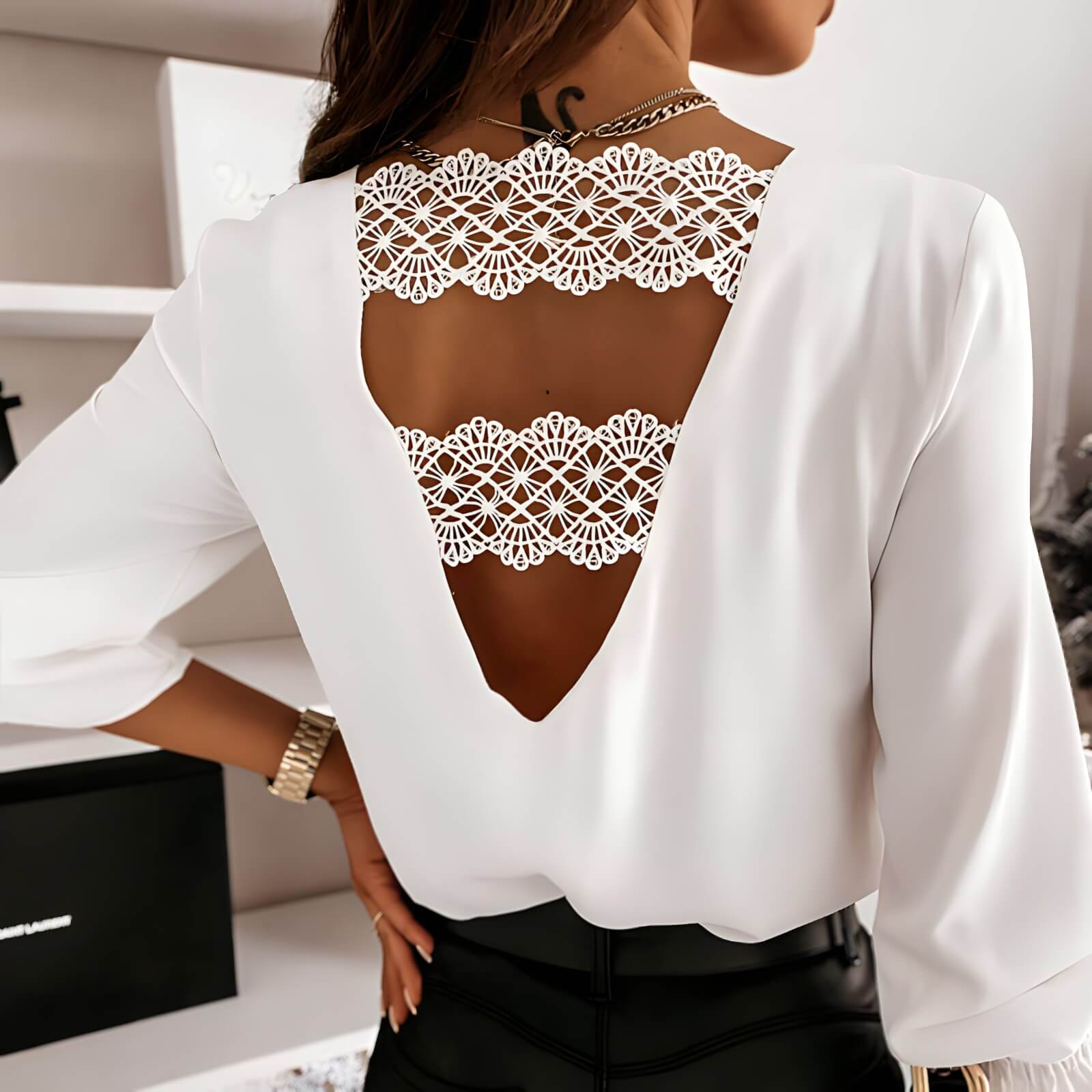 Blusa Feminina Crepe Georgette Manga Longa Decote V Costas Rendadas Lavande