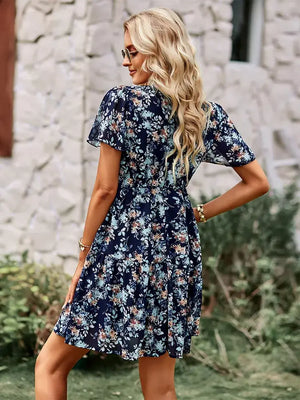Vestido Feminino Curto em Camadas de Chiffon